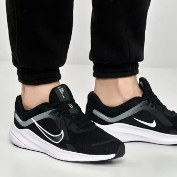 NIKE QUEST 5 DD0204 001